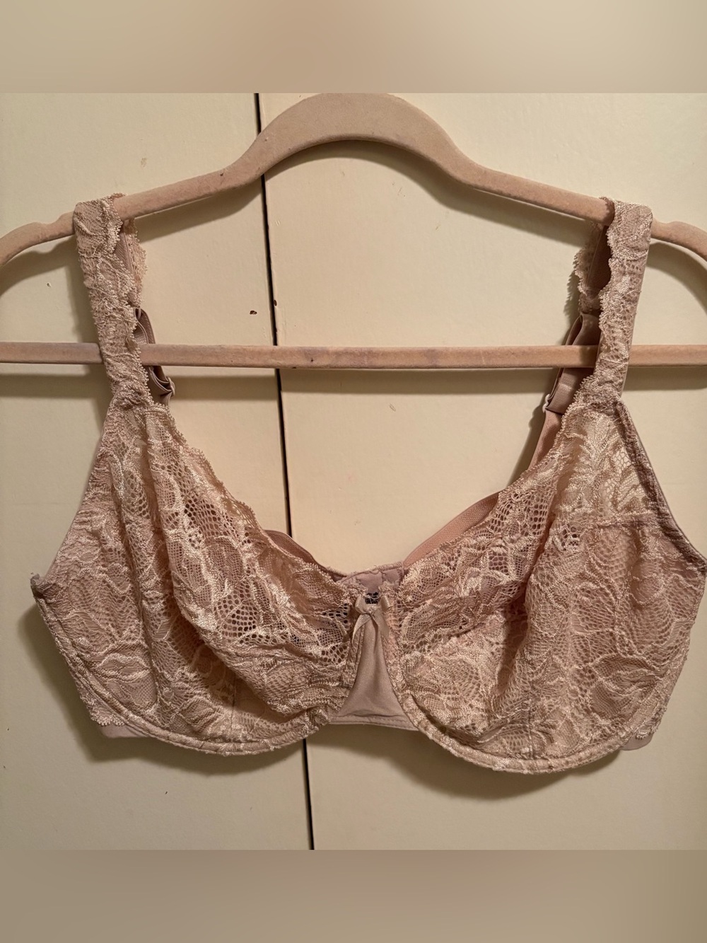Bali Lace Underwire Bra in Light Beige